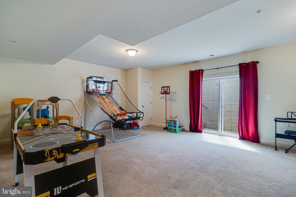 24475 BROAD CREEK DRIVE