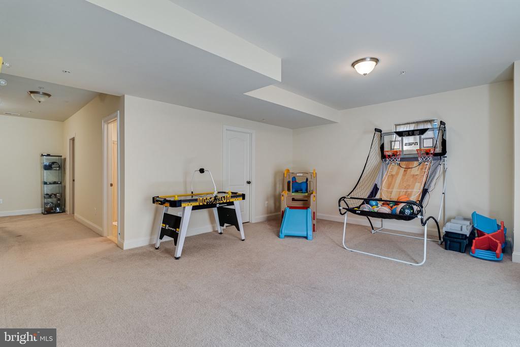 24475 BROAD CREEK DRIVE
