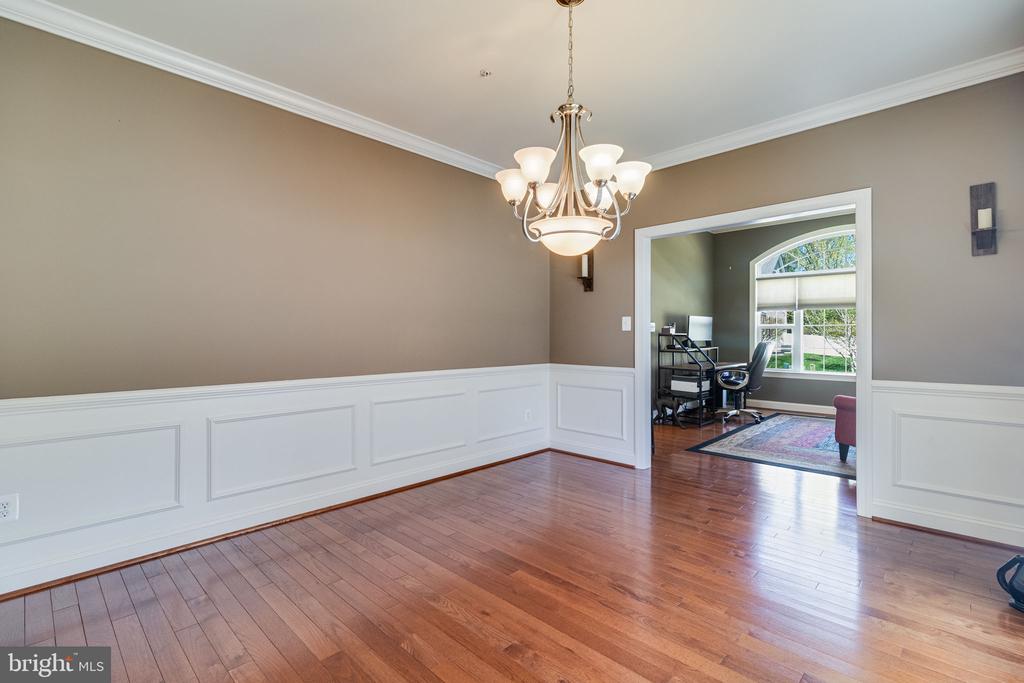 24475 BROAD CREEK DRIVE