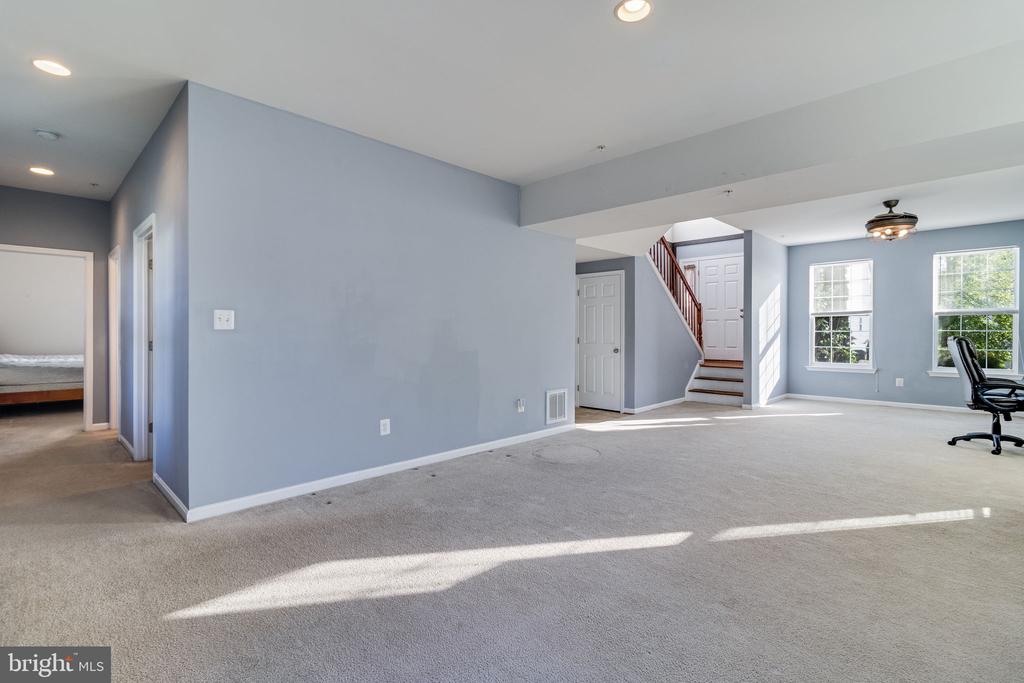 22277 SCOTT CIRCLE