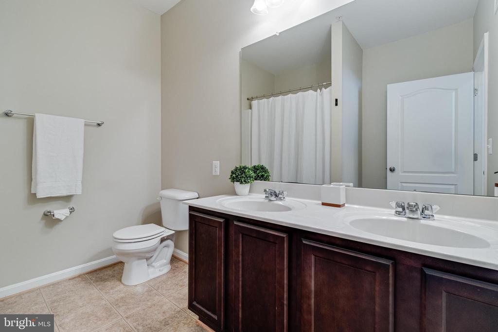 23540 F D R BOULEVARD 106