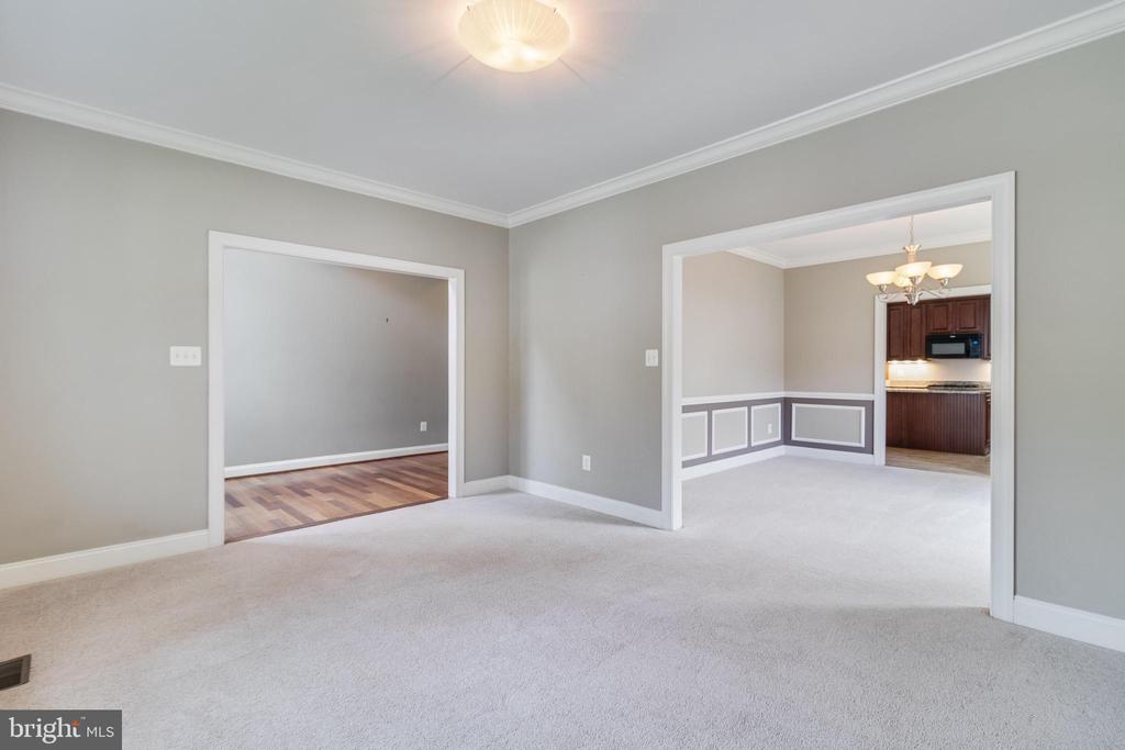 20554 PERSHING DRIVE