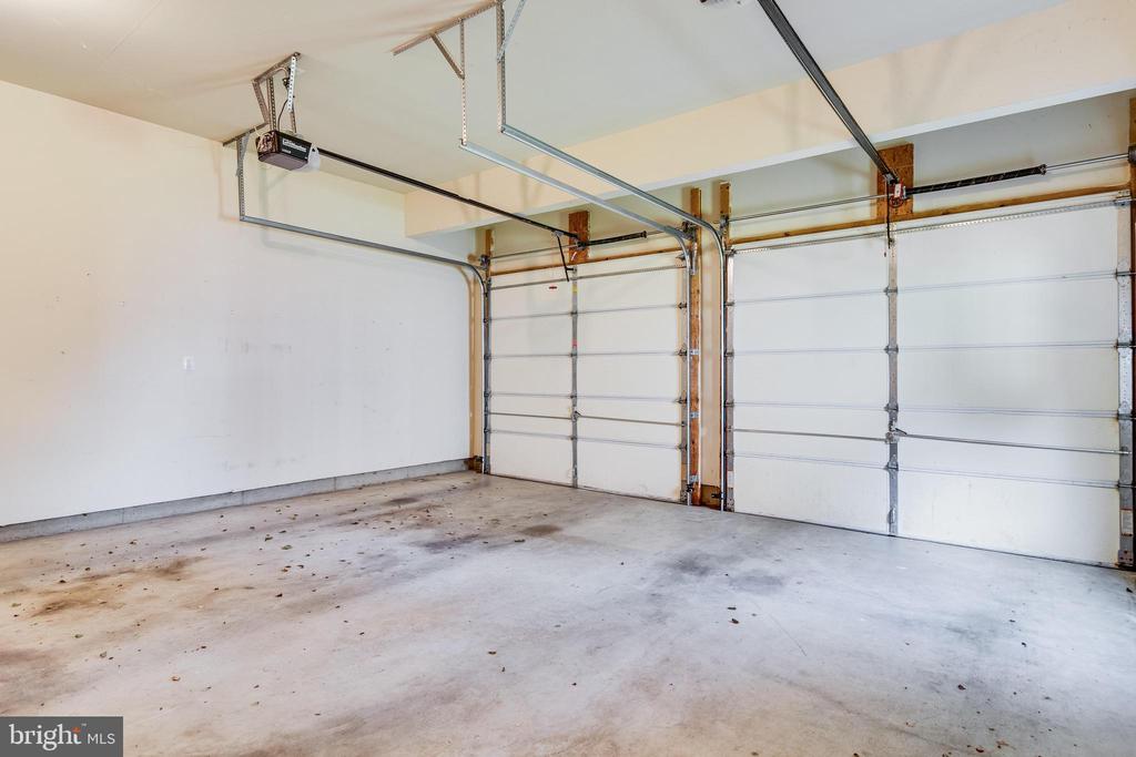 20554 PERSHING DRIVE