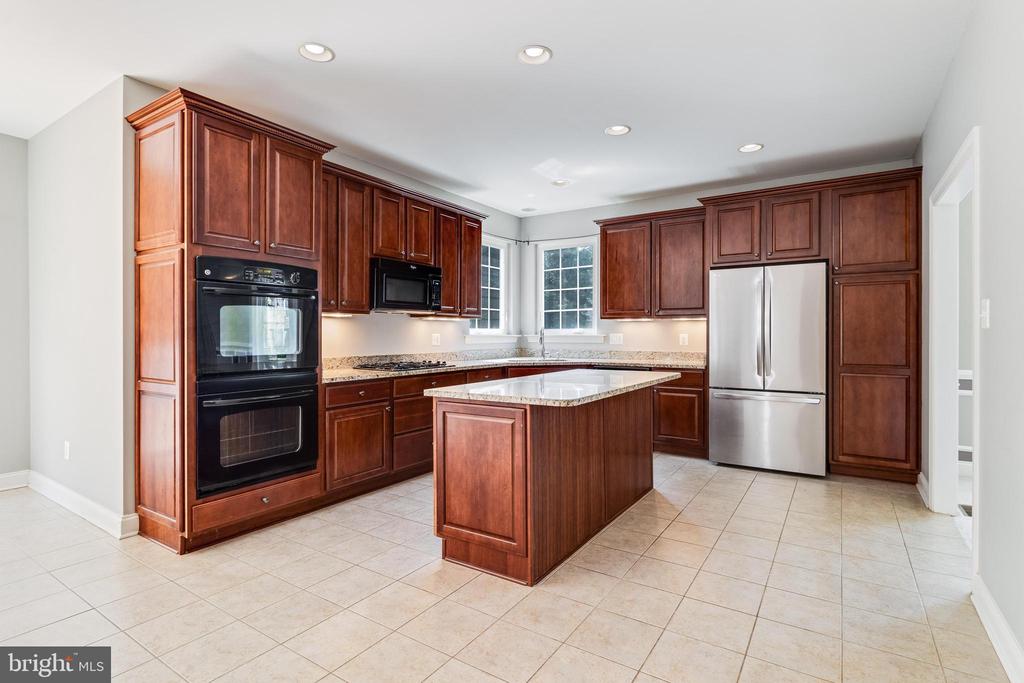 20554 PERSHING DRIVE