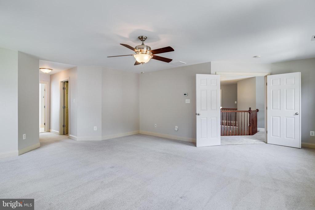 20554 PERSHING DRIVE