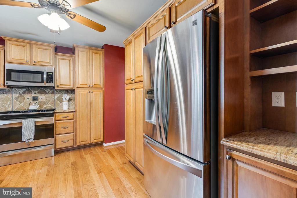 22386 LACEYS LANE