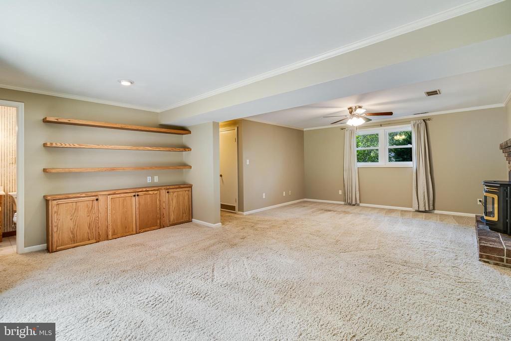 22386 LACEYS LANE