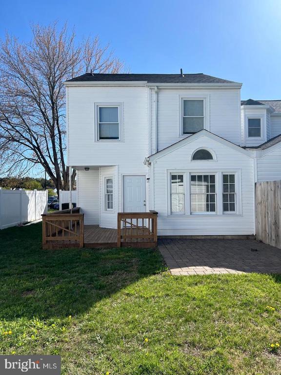 22131 SAINT JOSEPHS CIRCLE