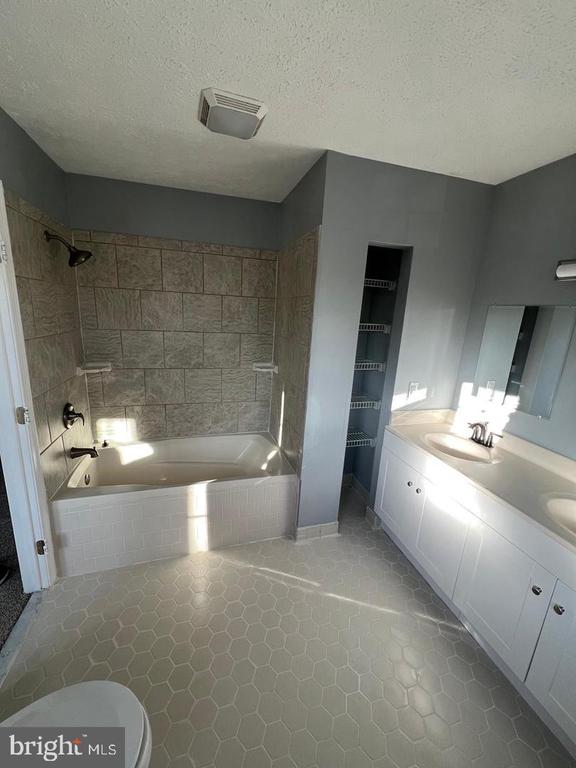 22131 SAINT JOSEPHS CIRCLE