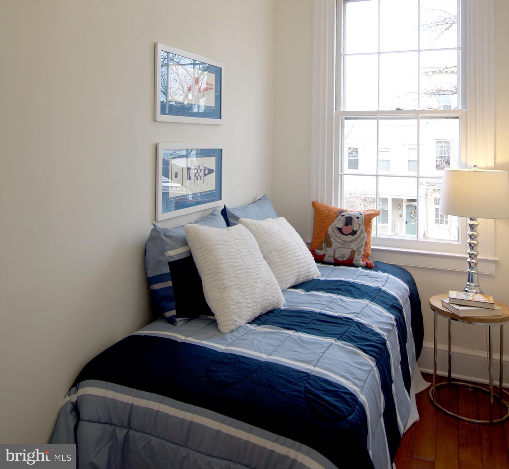 115 6TH STREET SE