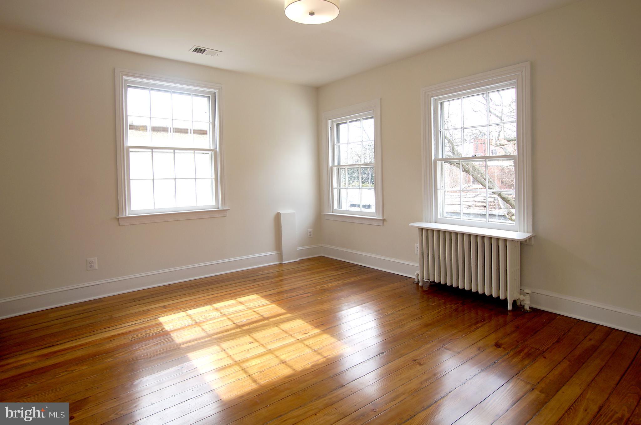 115 6TH STREET SE