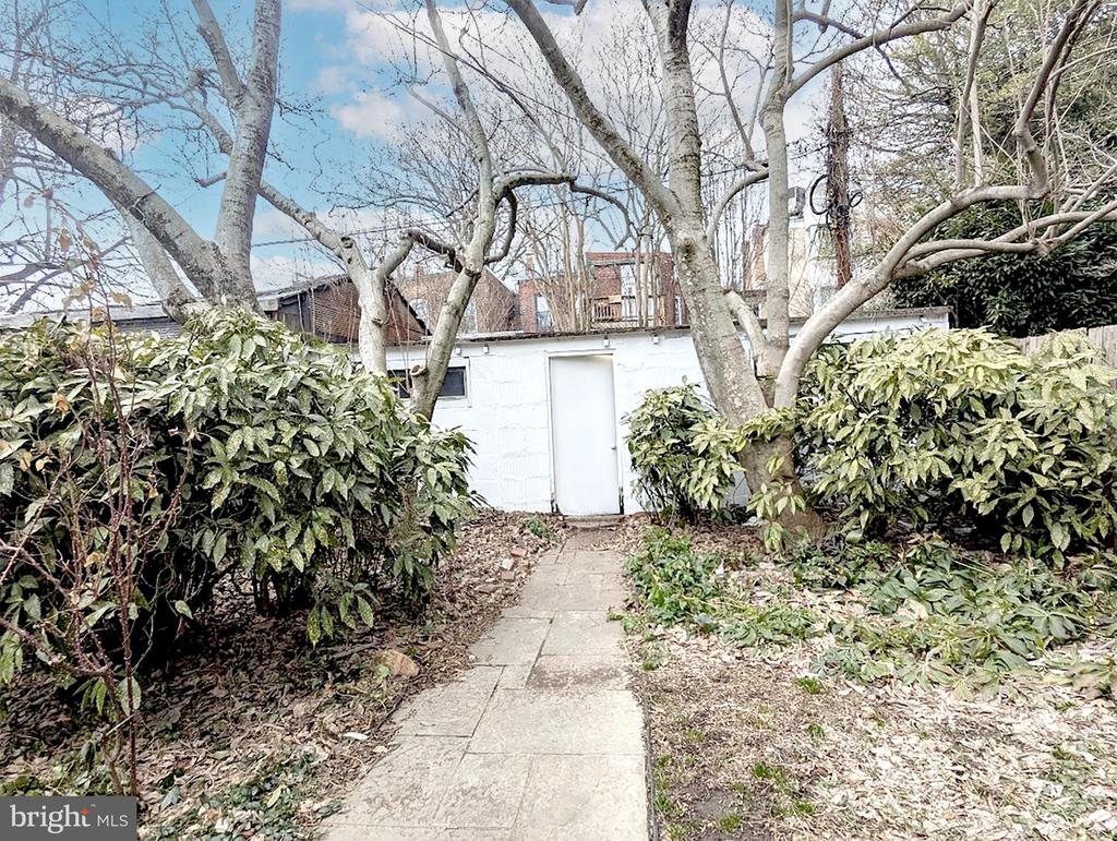 115 6TH STREET SE