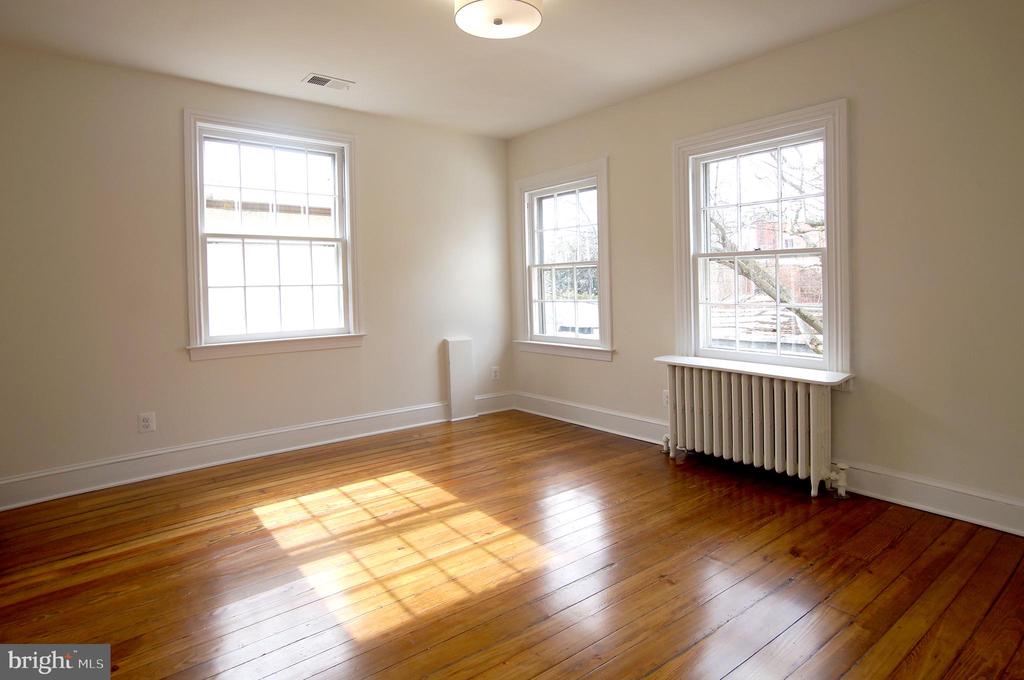 115 6TH STREET SE