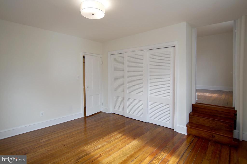 115 6TH STREET SE