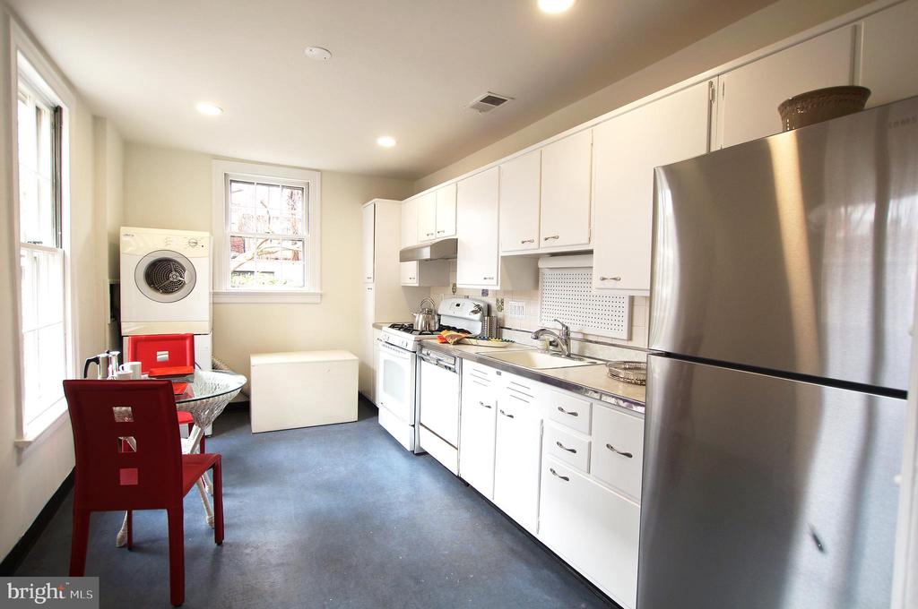 115 6TH STREET SE