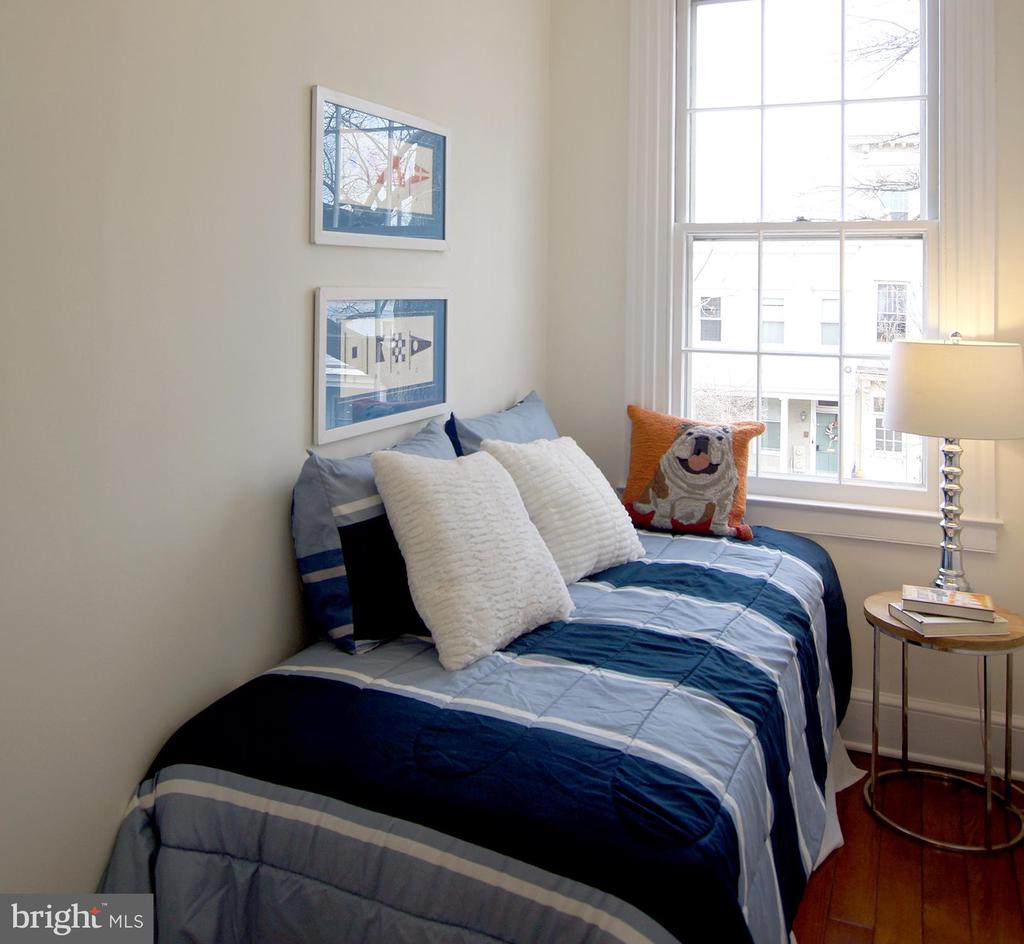 115 6TH STREET SE