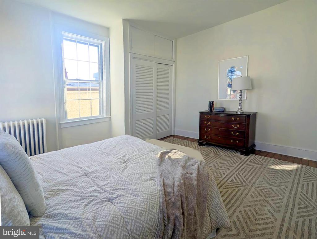 115 6TH STREET SE