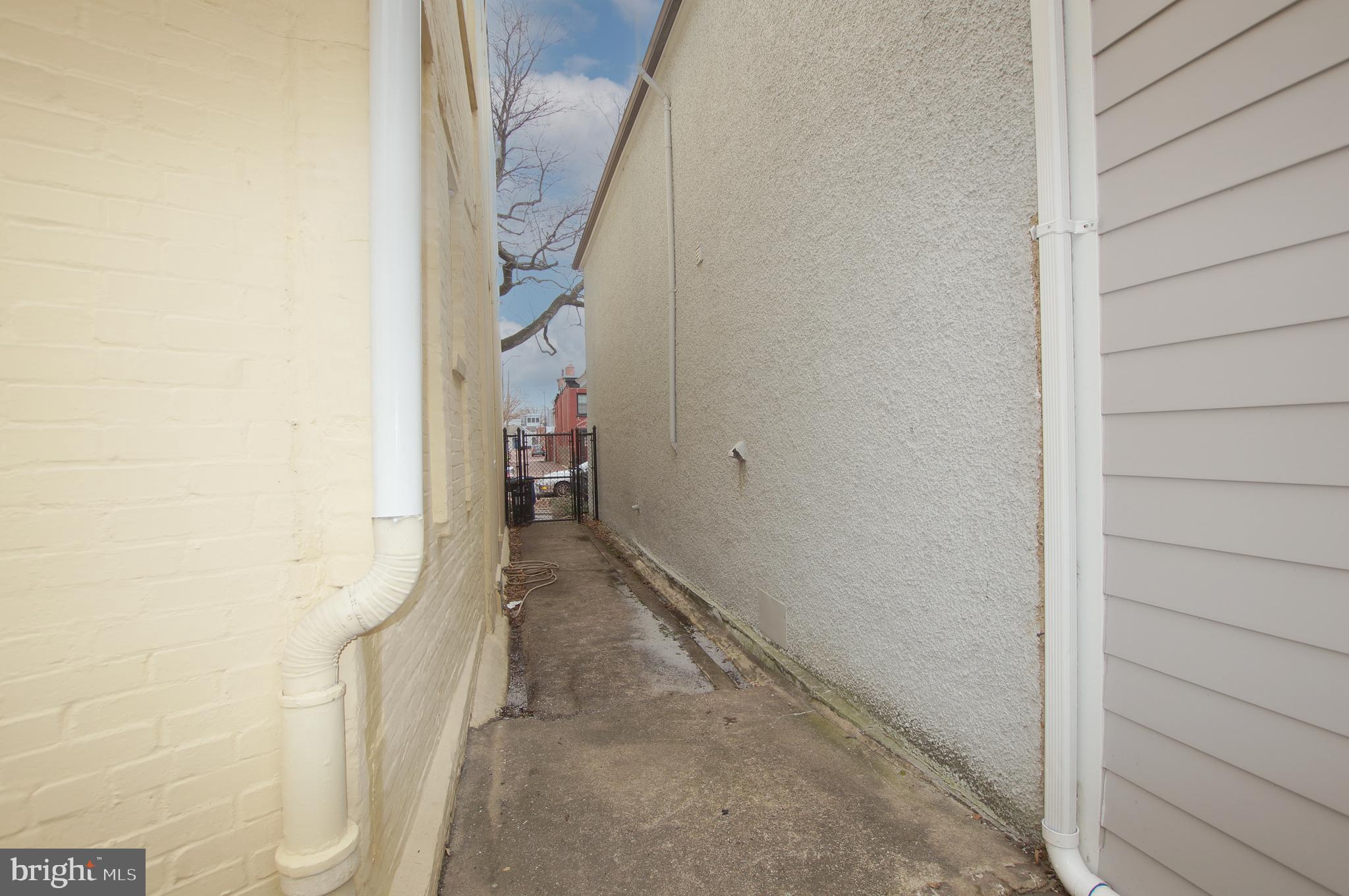 115 6TH STREET SE