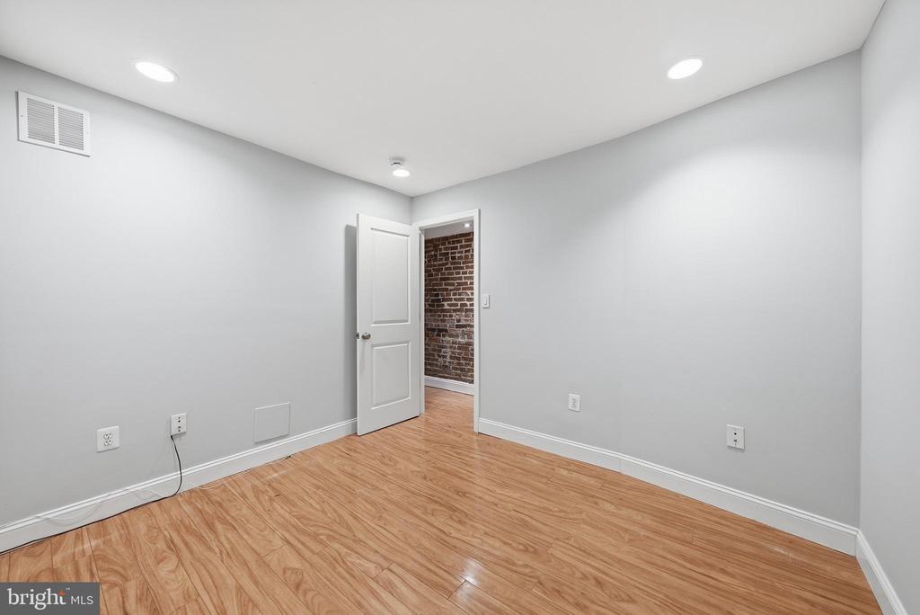 624 9TH STREET NE