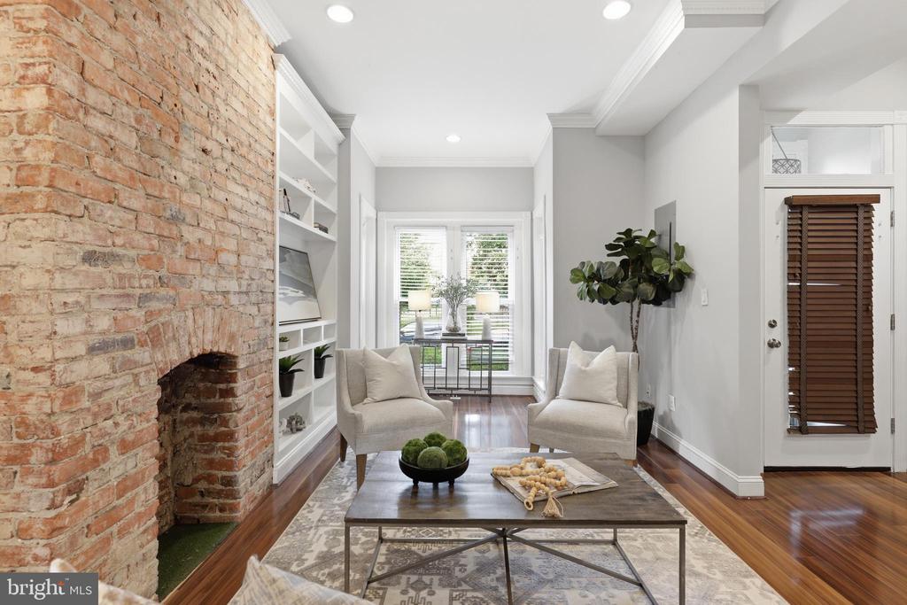 624 9TH STREET NE