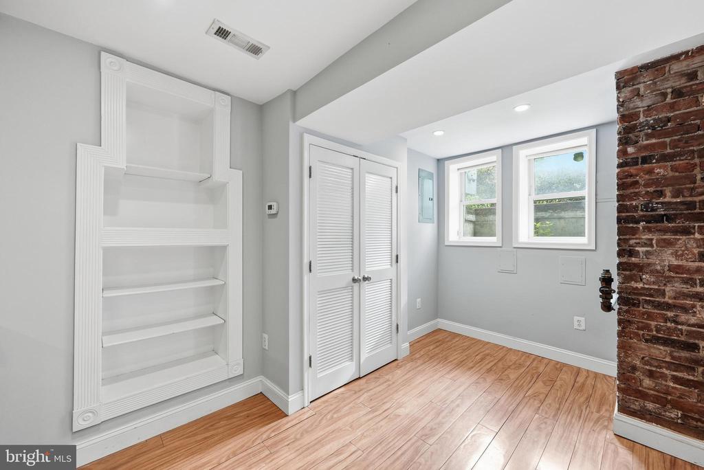 624 9TH STREET NE