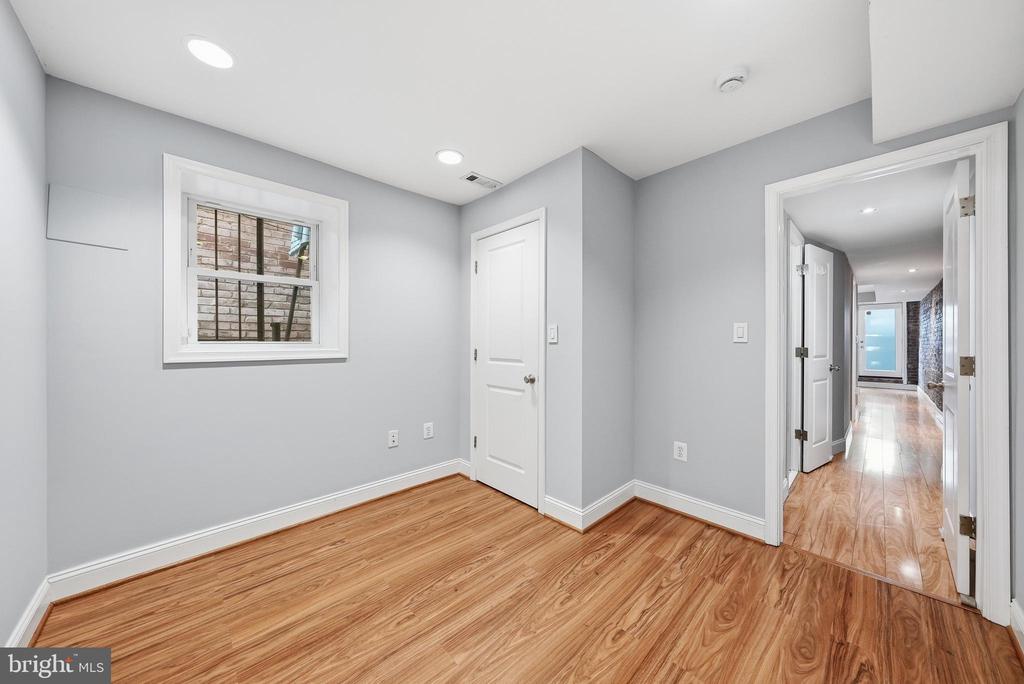 624 9TH STREET NE
