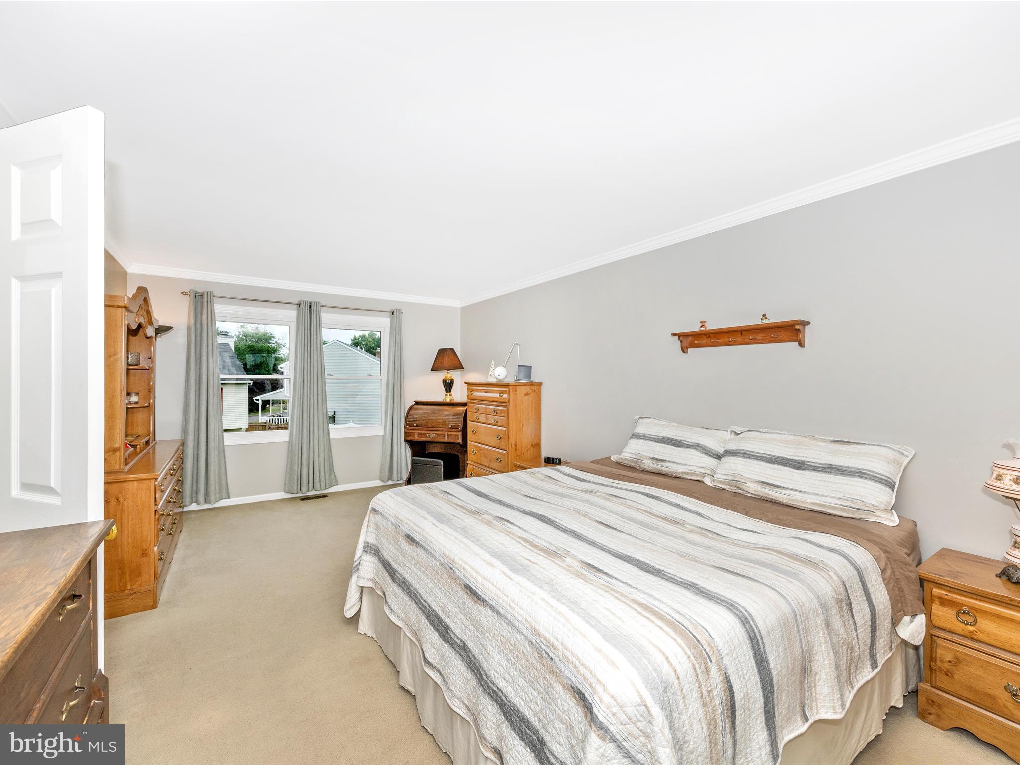 1405 HUNTING HORN LANE