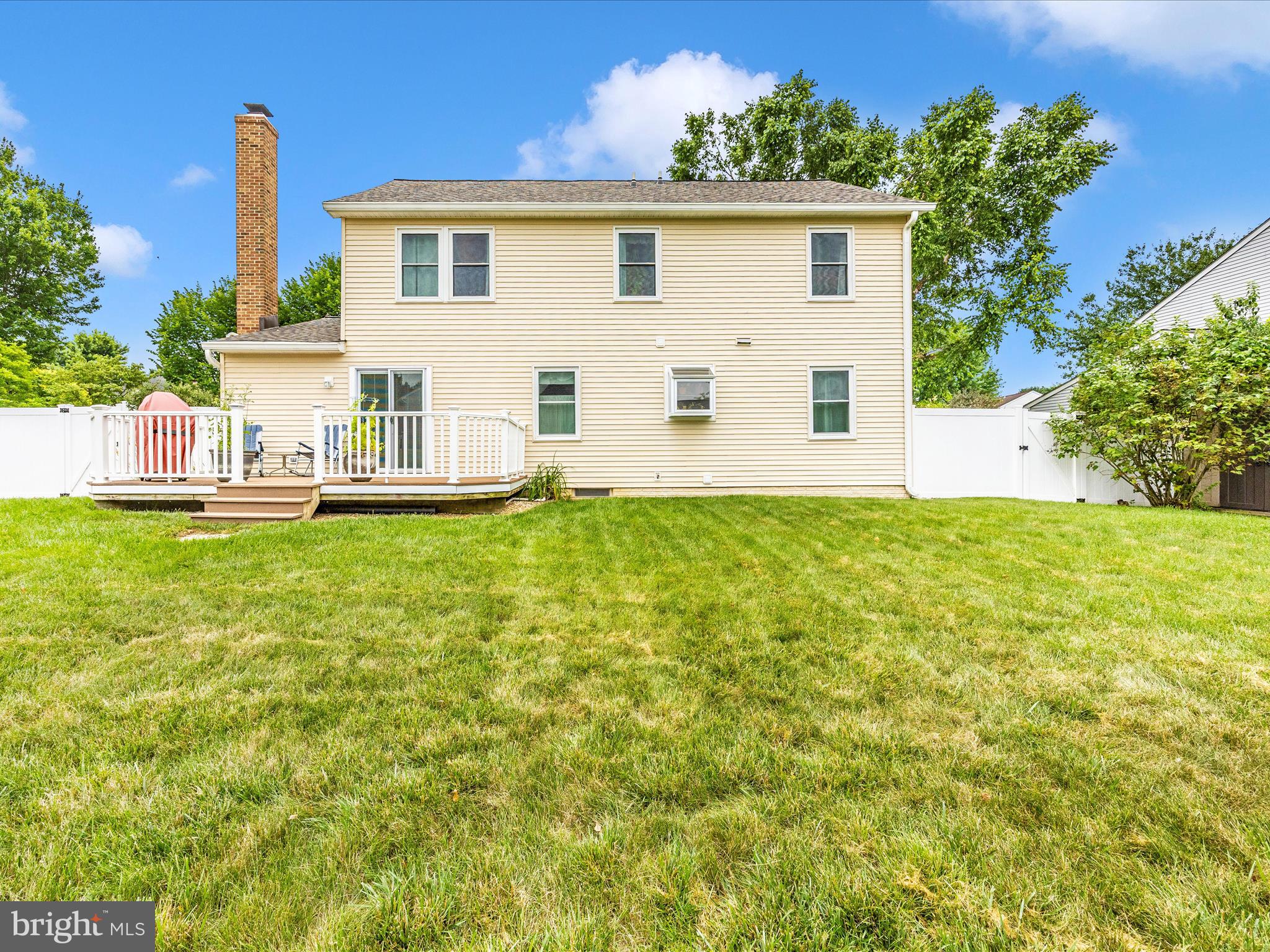 1405 HUNTING HORN LANE