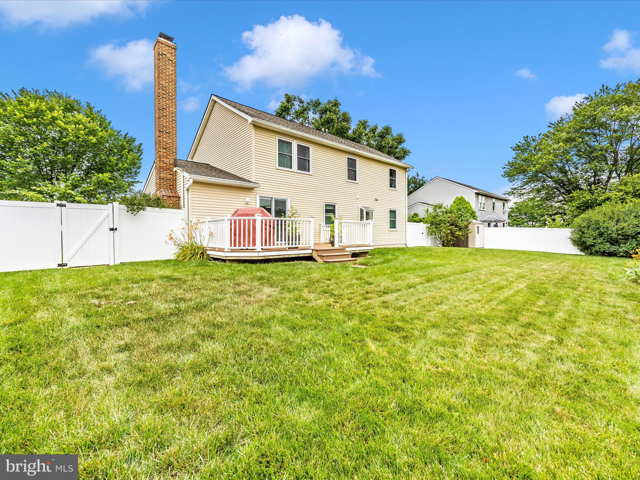 1405 HUNTING HORN LANE