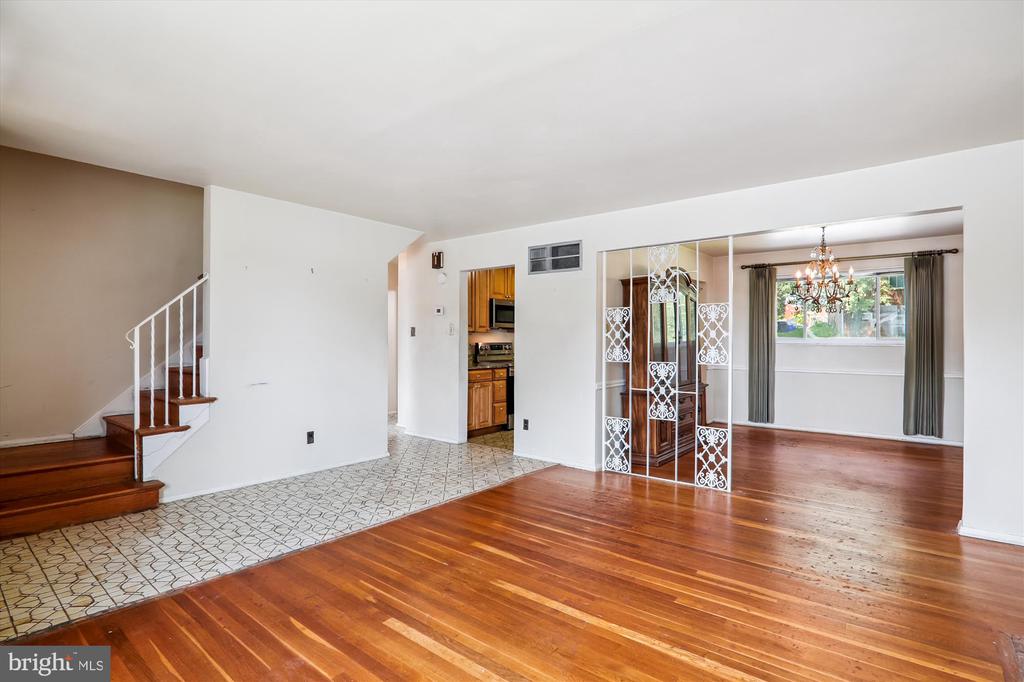 9507 ADELPHI ROAD