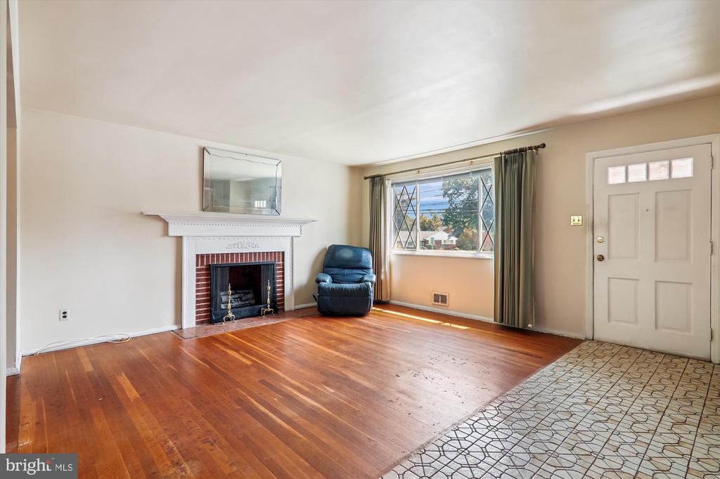 9507 ADELPHI ROAD