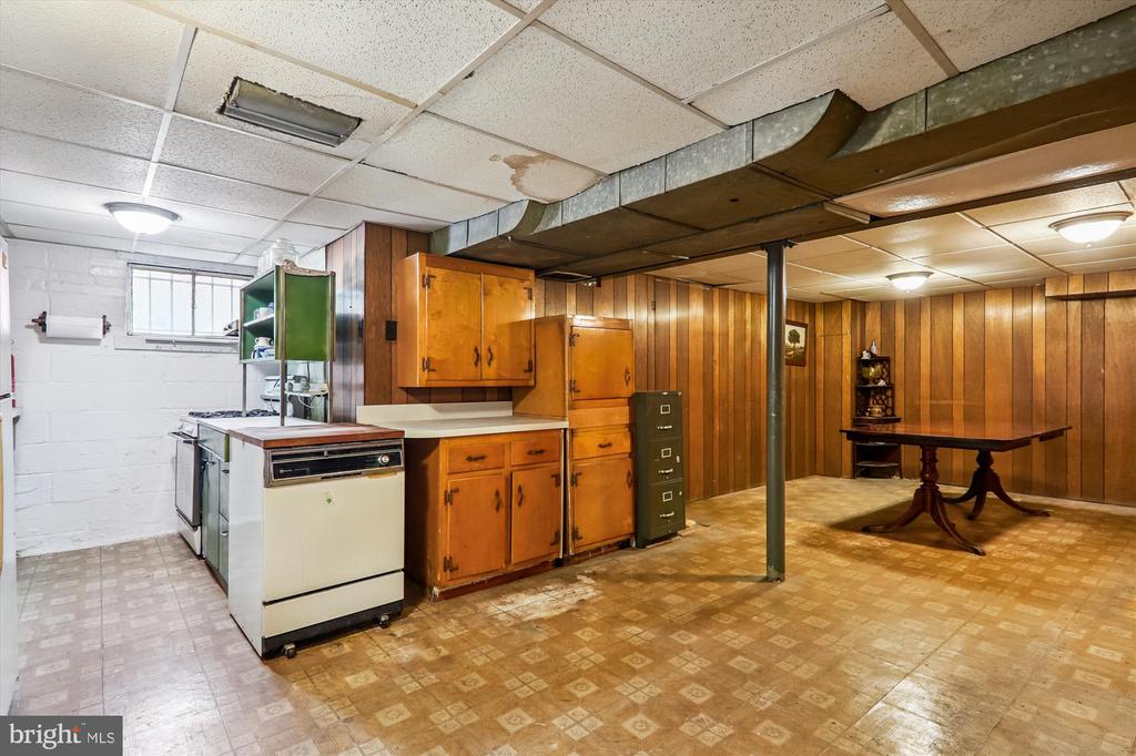 9507 ADELPHI ROAD