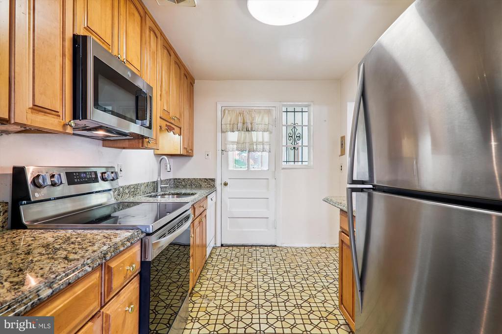 9507 ADELPHI ROAD