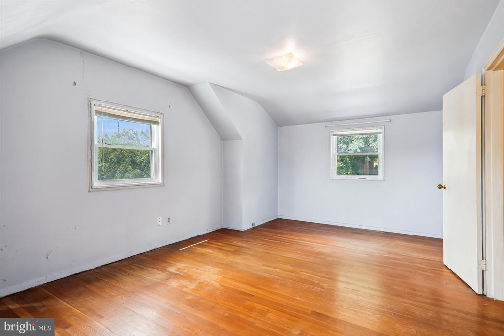 9507 ADELPHI ROAD