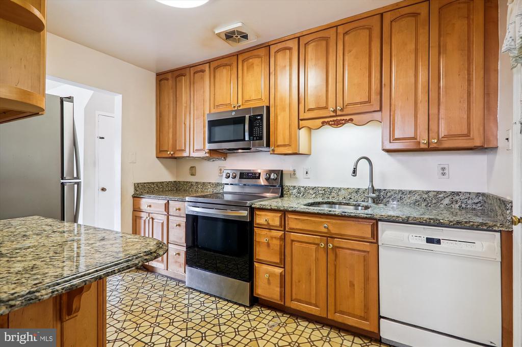 9507 ADELPHI ROAD