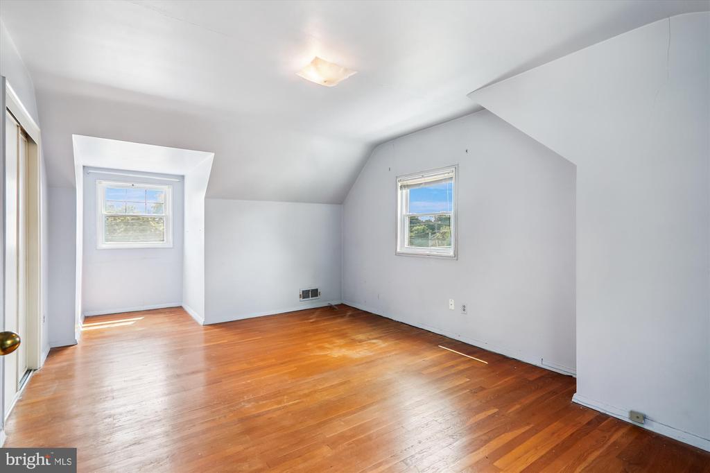 9507 ADELPHI ROAD