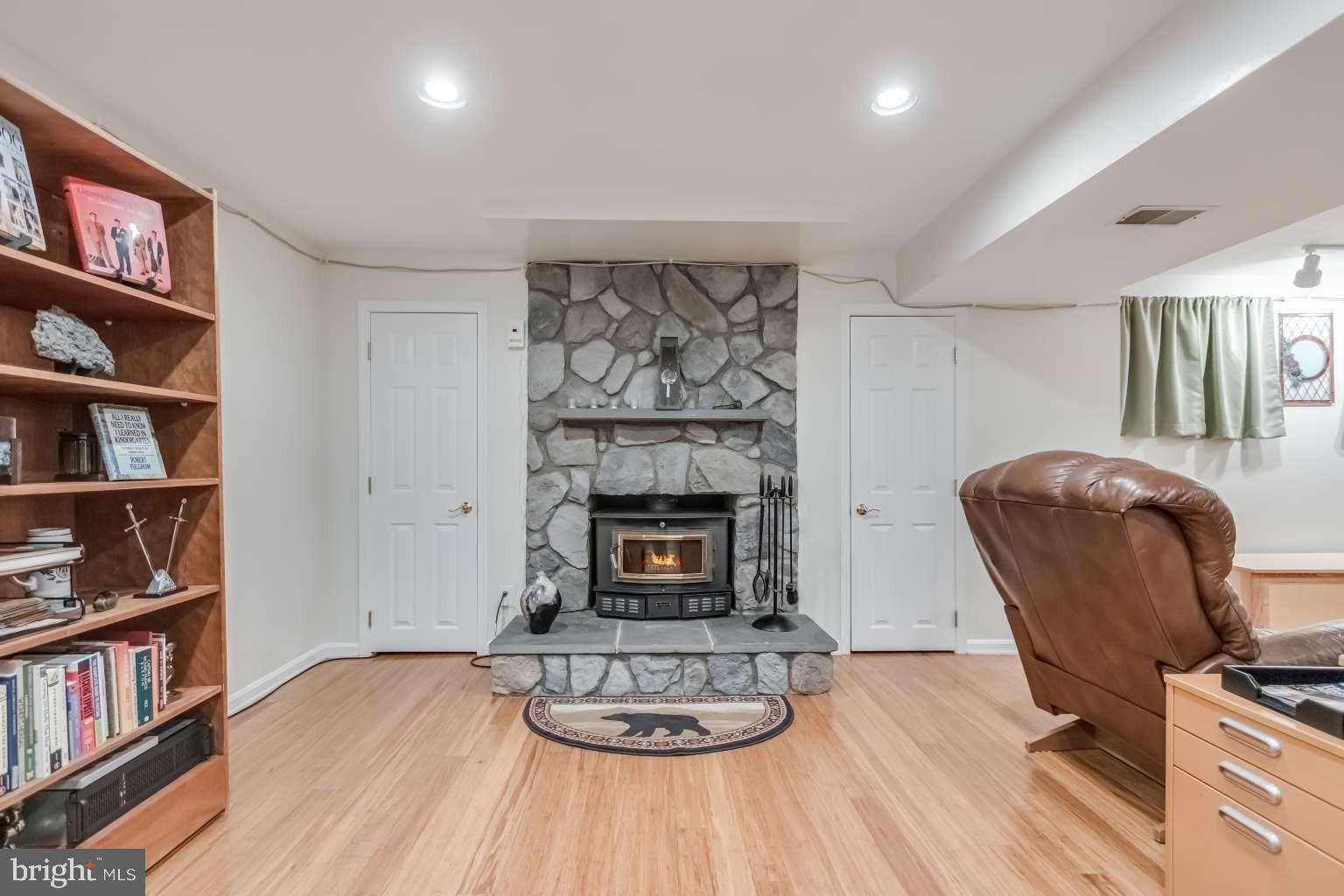 20901 LOCHAVEN COURT