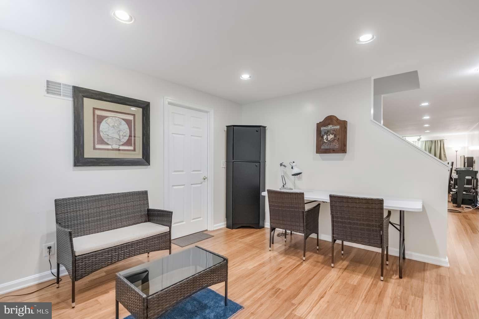 20901 LOCHAVEN COURT