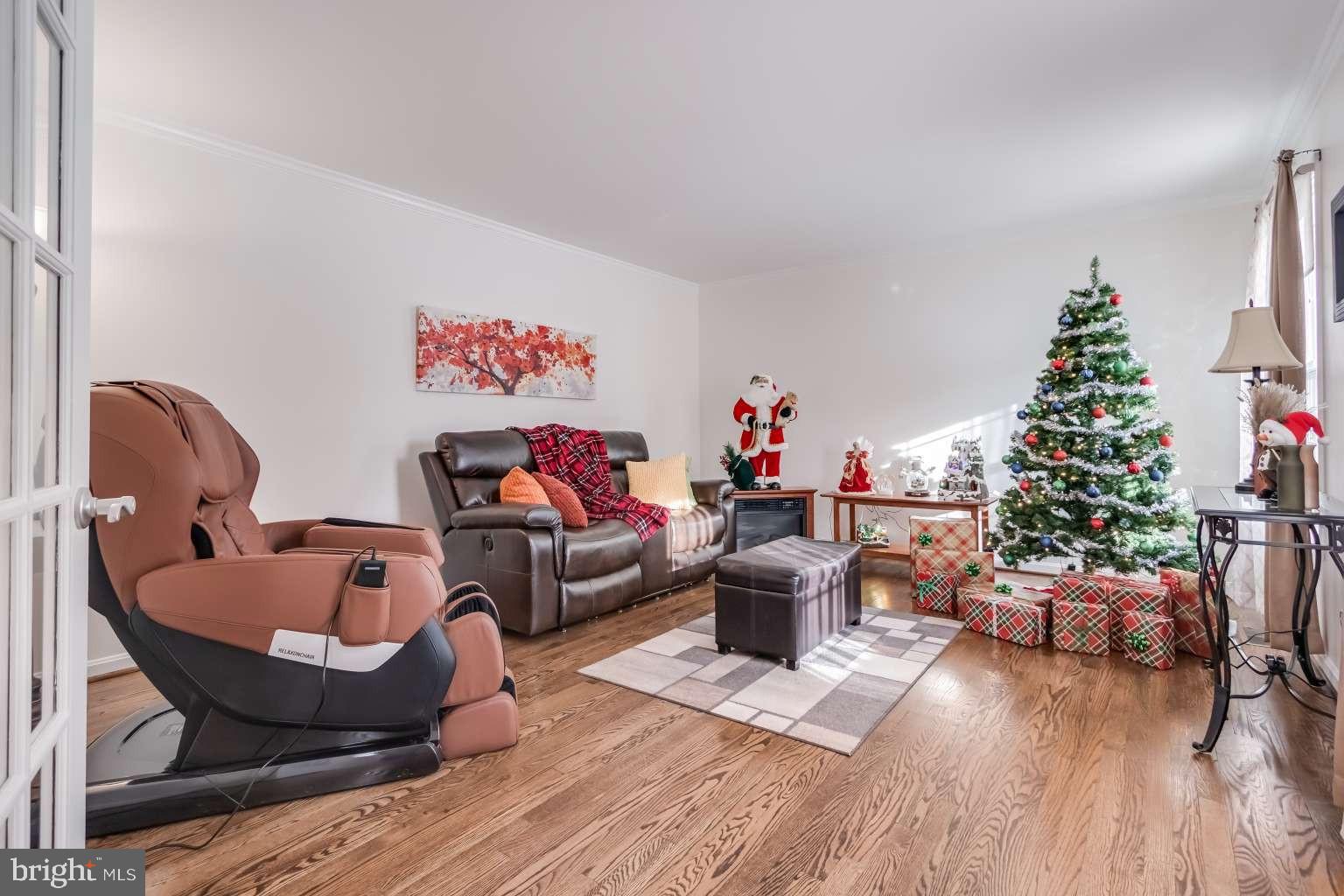 20901 LOCHAVEN COURT