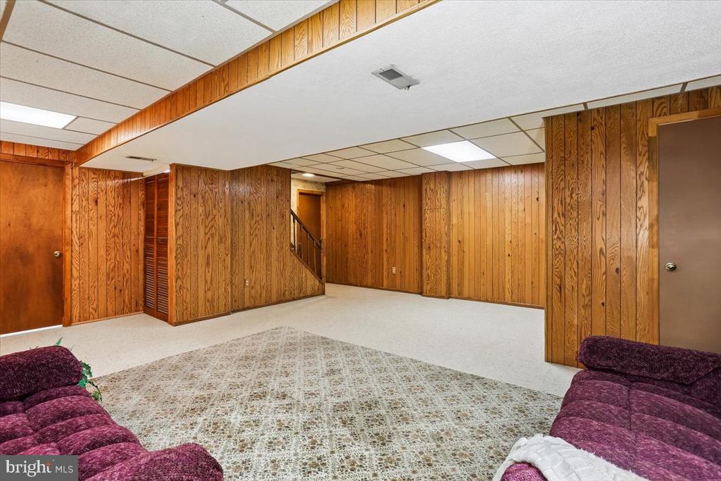 15709 INDIANOLA DRIVE