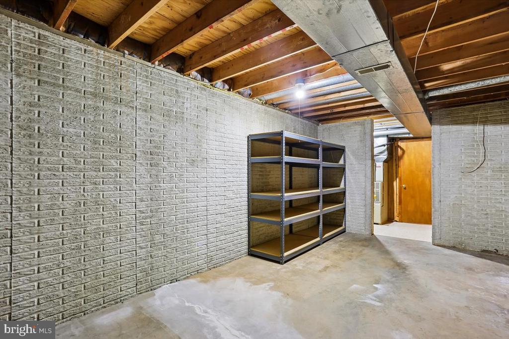 15709 INDIANOLA DRIVE