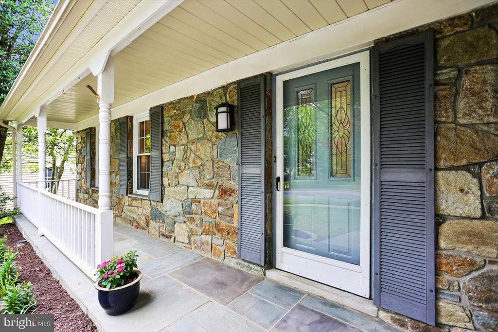 15709 INDIANOLA DRIVE