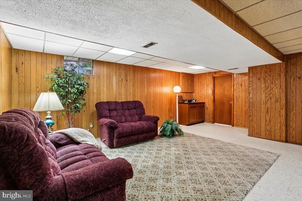 15709 INDIANOLA DRIVE