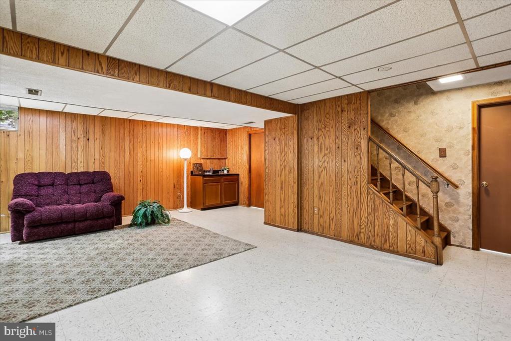 15709 INDIANOLA DRIVE