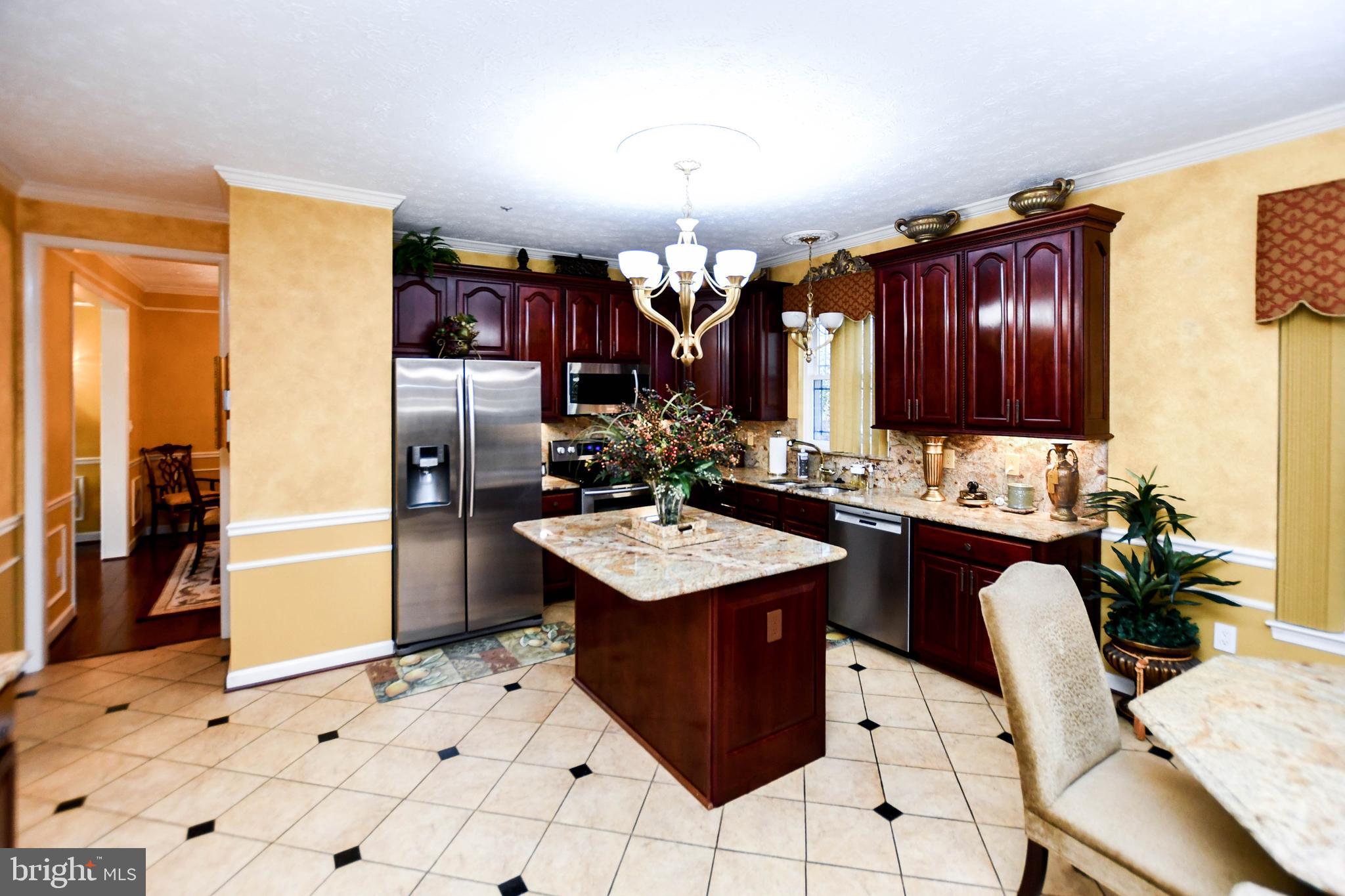 11406 CANTERBURY COURT