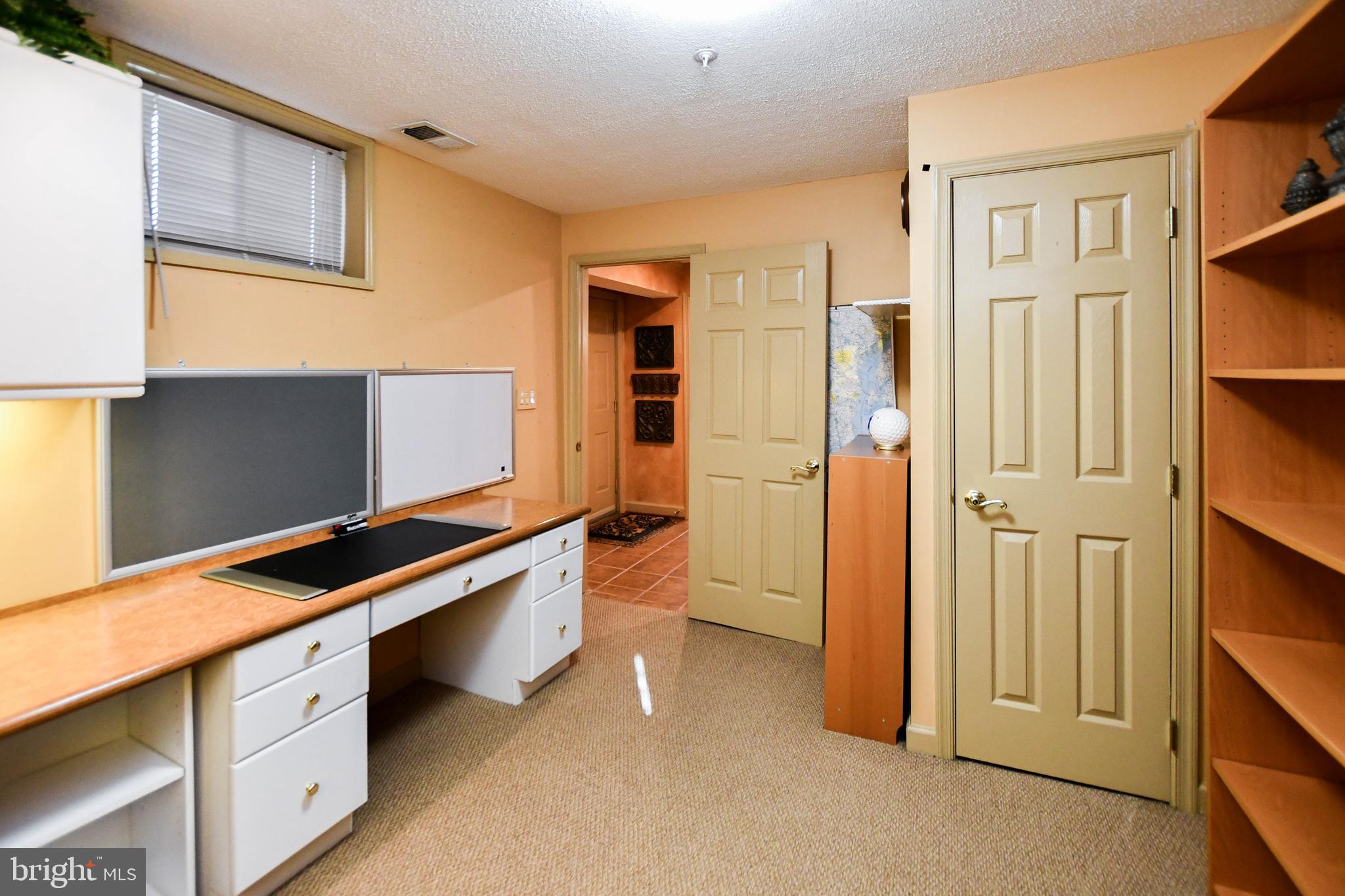 11406 CANTERBURY COURT