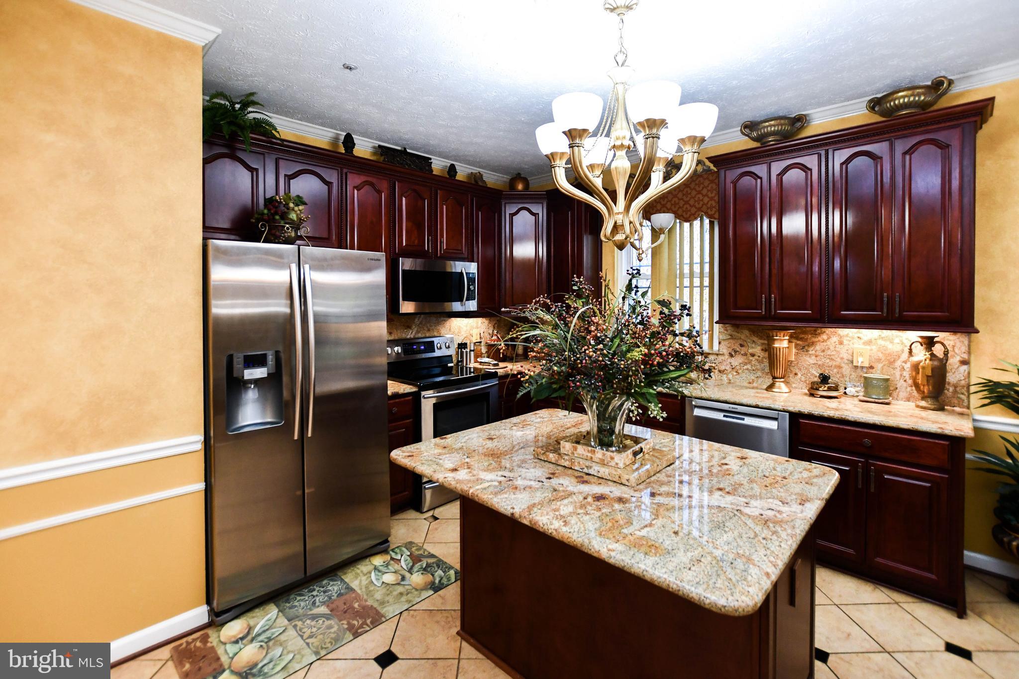 11406 CANTERBURY COURT