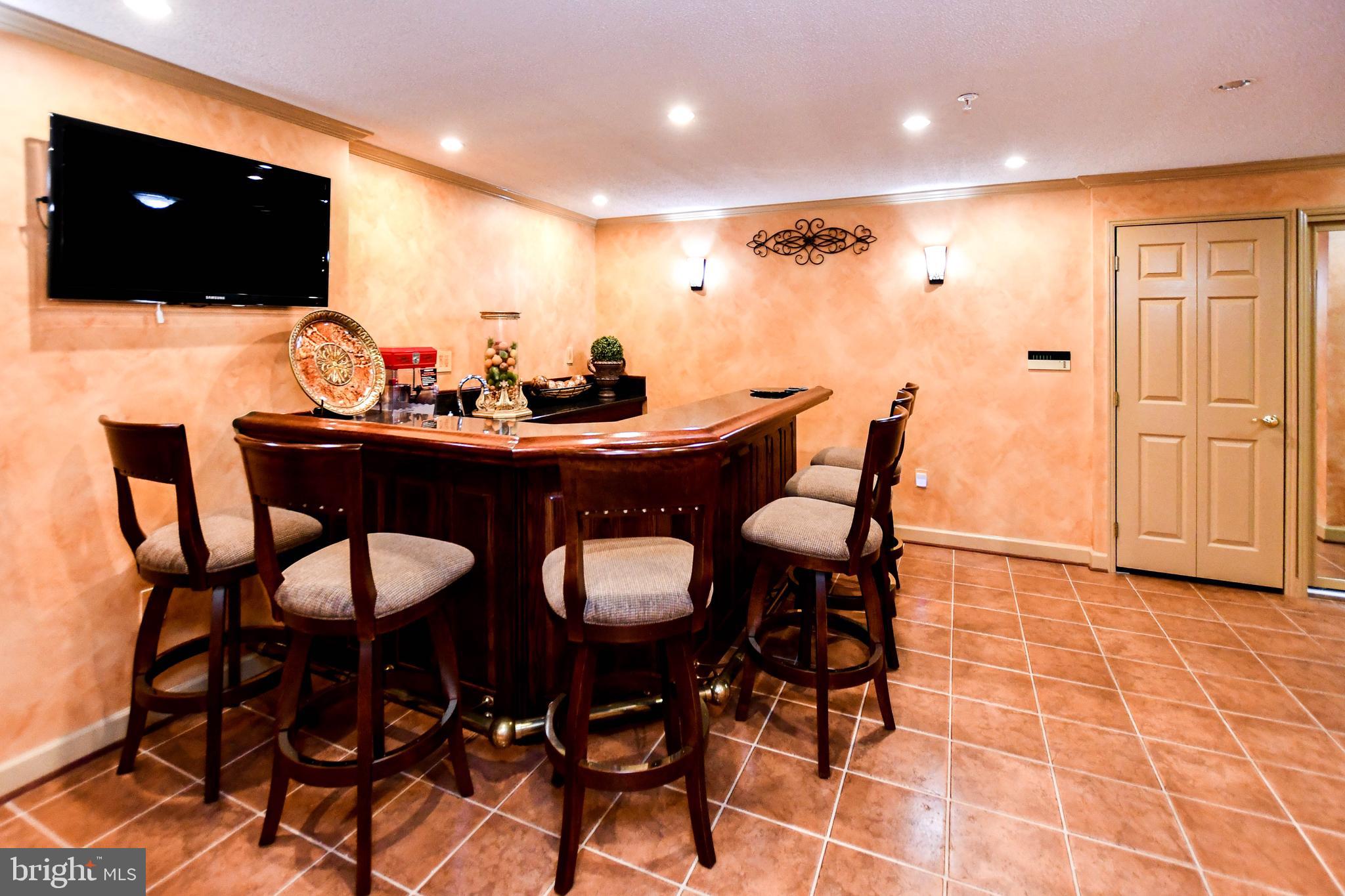 11406 CANTERBURY COURT