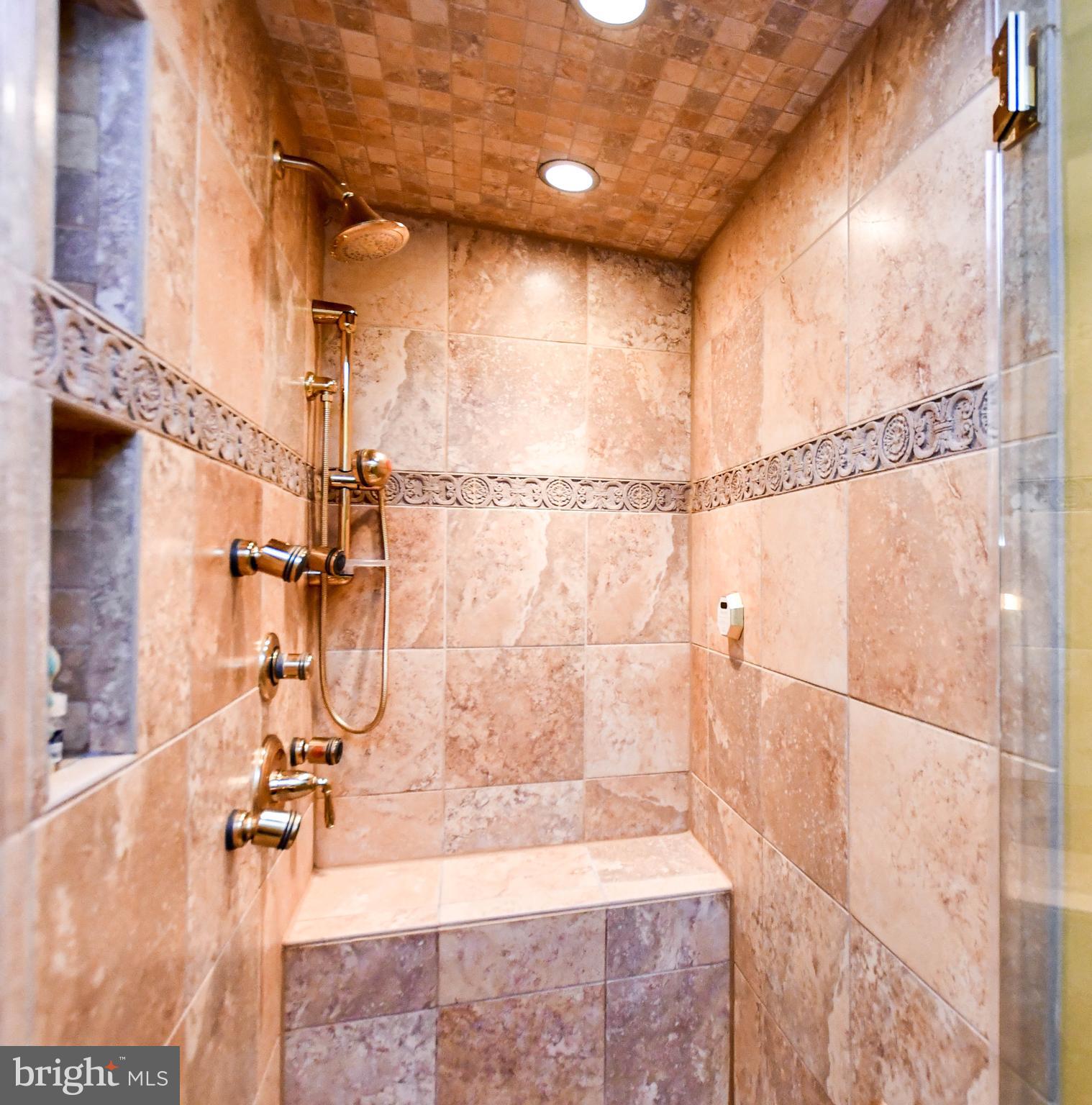 11406 CANTERBURY COURT