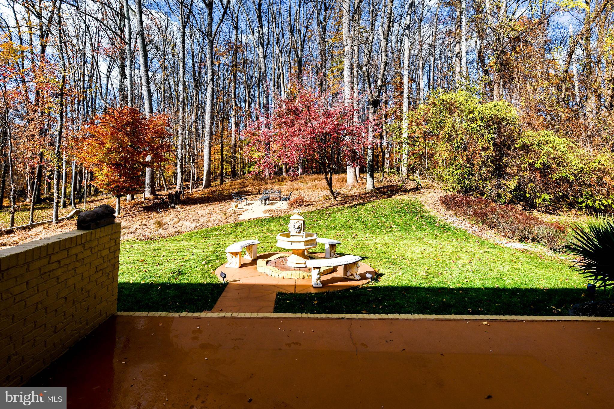 11406 CANTERBURY COURT